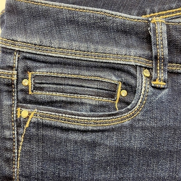 White House Black Market Boot Leg Size 4R - Picture 14 of 16